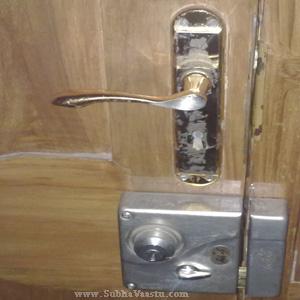 Security door lock